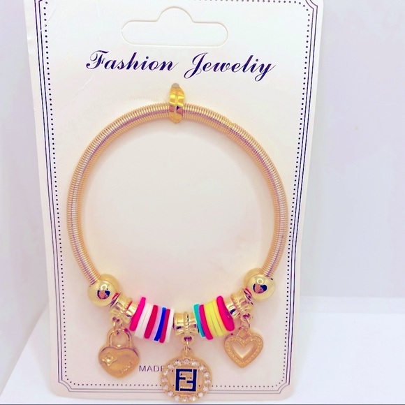 Bracelet Hearts Crystals Beads Golden tone. Won’t Tarnish loo… - Picture 6 of 6